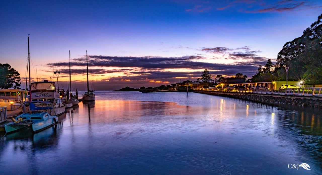 The Waterfront Wynyard Hotel Exterior photo