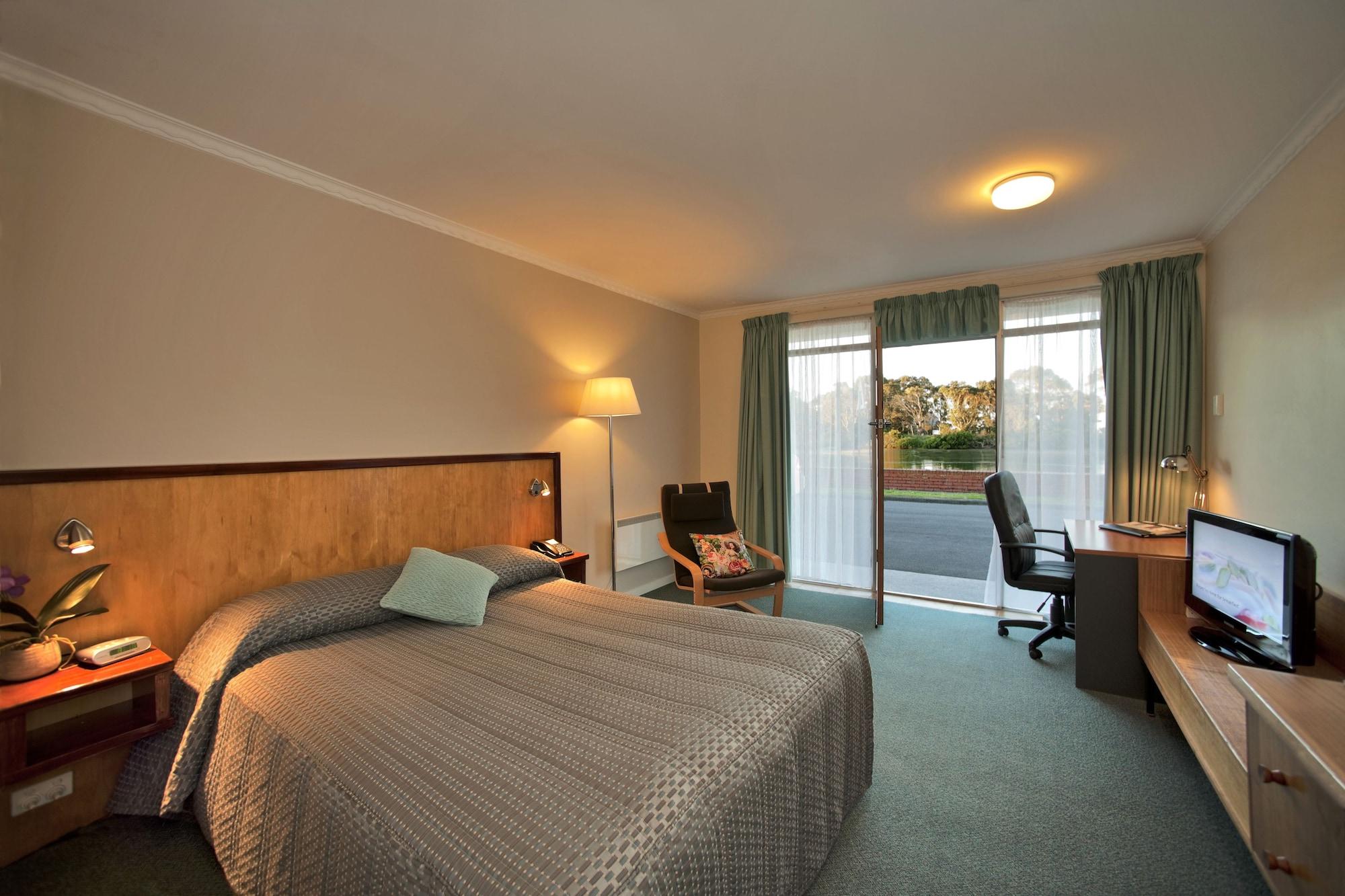 The Waterfront Wynyard Hotel Exterior photo