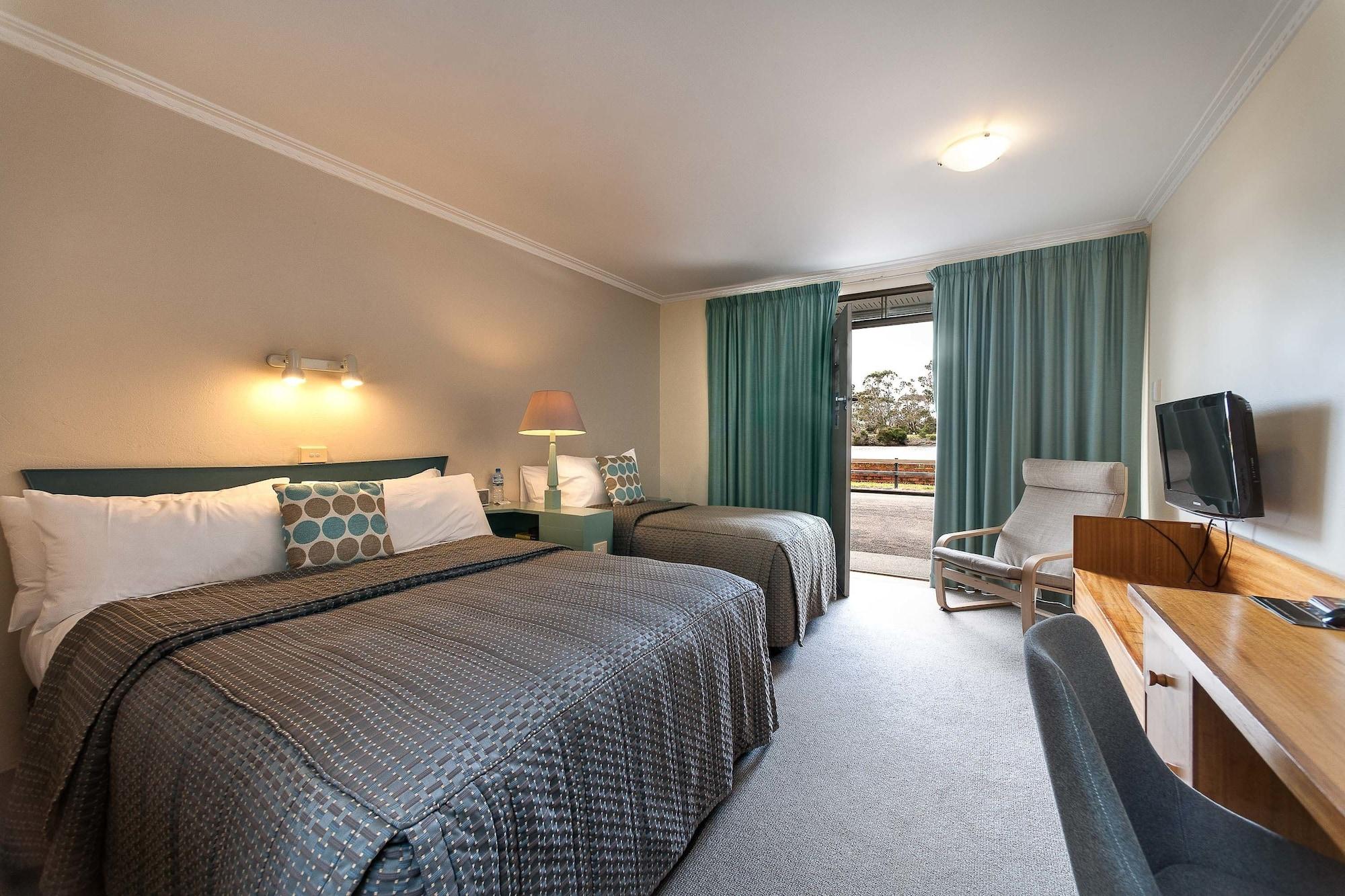 The Waterfront Wynyard Hotel Exterior photo