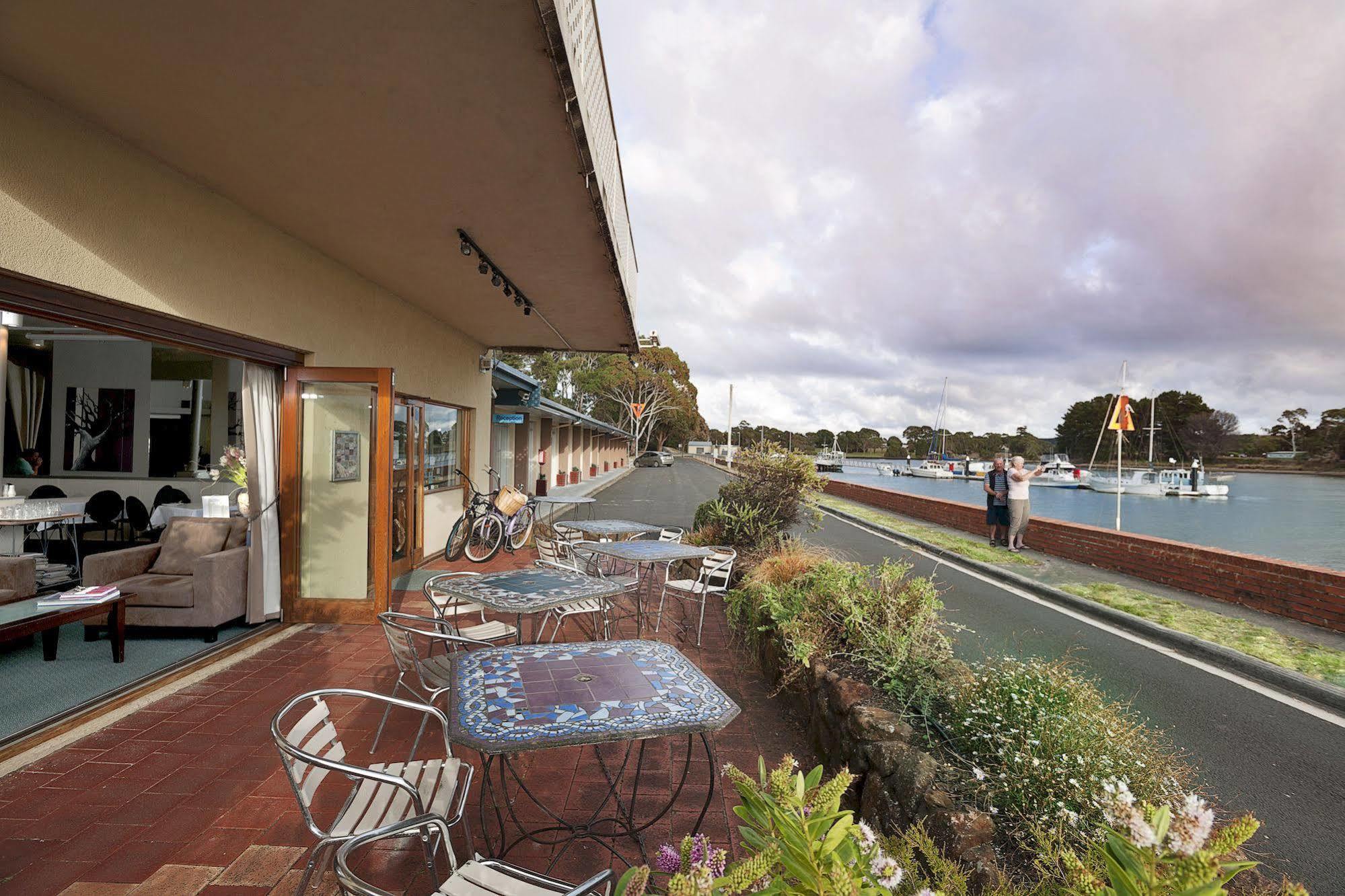 The Waterfront Wynyard Hotel Exterior photo